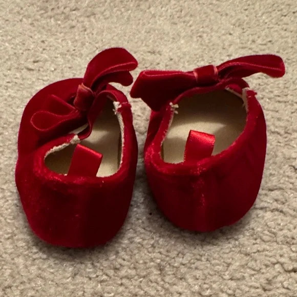 Baby GAP Red Velvet Bow Dress Shoes - Picture 2 of 7